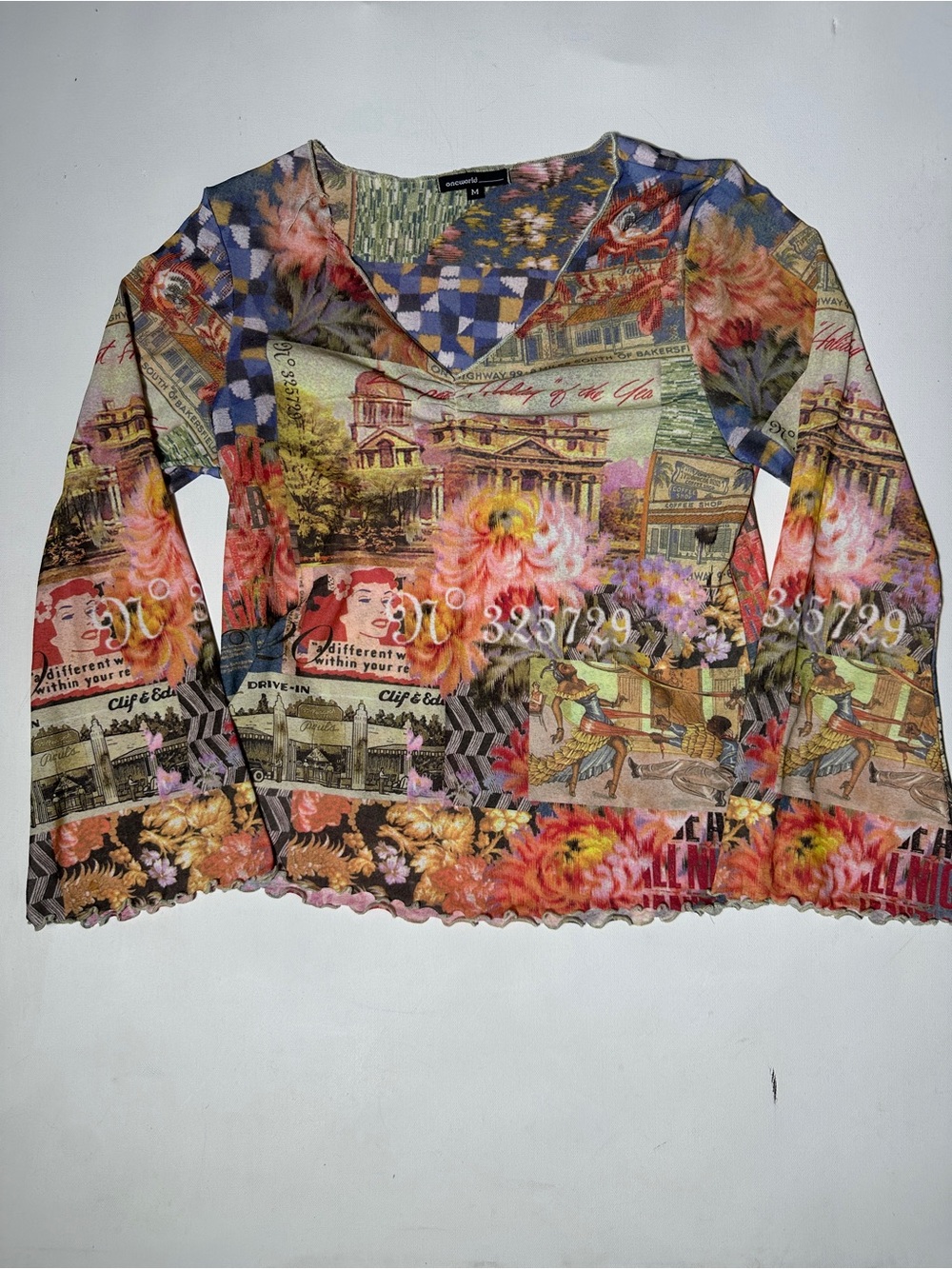 Y2K Vintage Mesh Flare V-neck features postcard elements